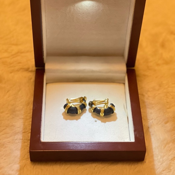 Clip on earrings - Picture 4 of 6